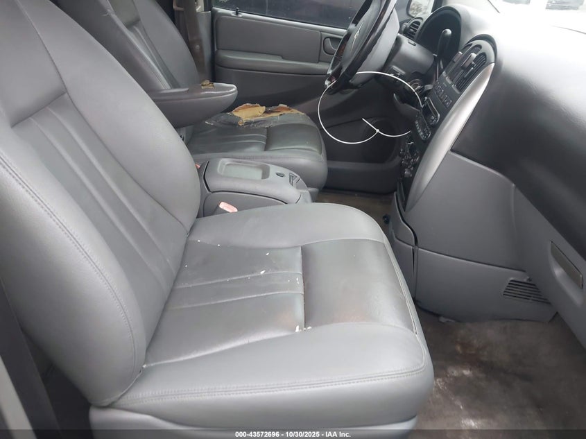 2A4GP54LX6R859214 2006 CHRYSLER TOWN & COUNTRY photo no. 5