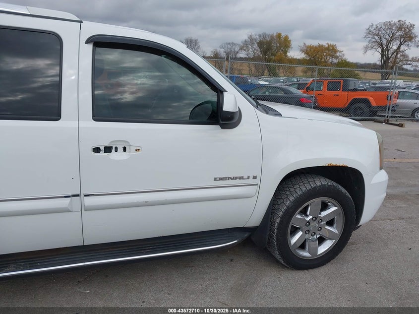 2007 GMC Yukon Denali VIN: 1GKFK63807J294369 Lot: 43572710