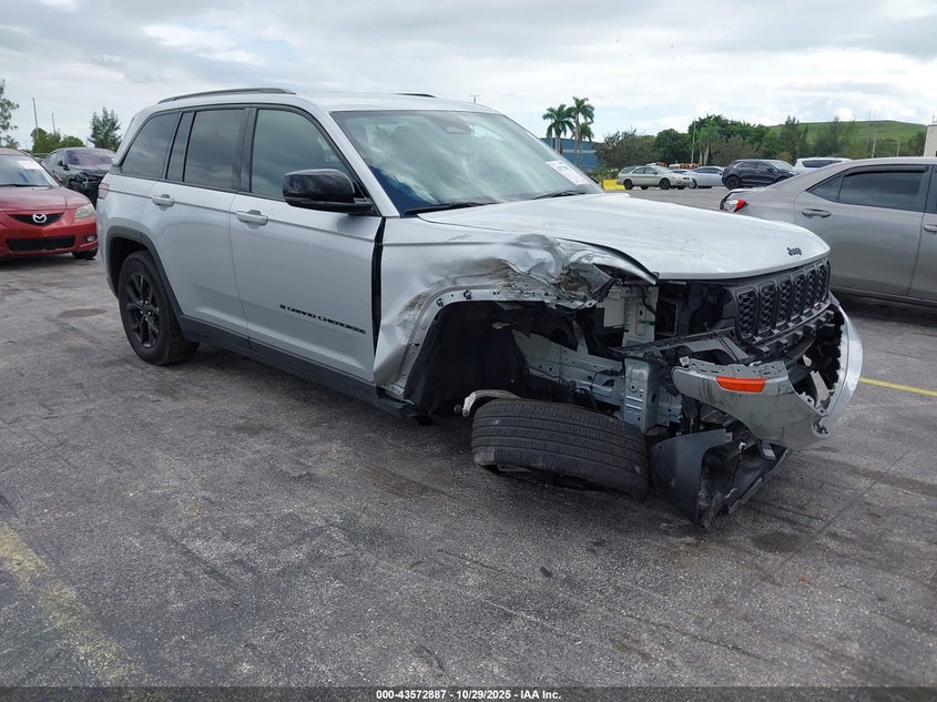 JEEP GRAND CHEROKEE ALTITUDE 4X2