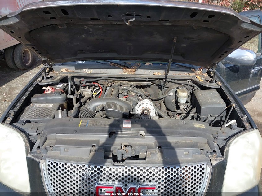 2007 GMC Yukon Xl 1500 Denali VIN: 1GKFK66827J352493 Lot: 43572929