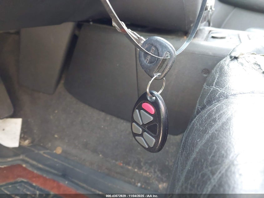 2007 GMC Yukon Xl 1500 Denali VIN: 1GKFK66827J352493 Lot: 43572929