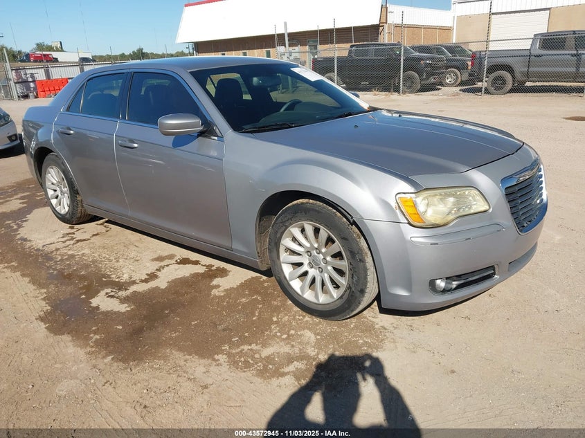 2013 CHRYSLER 300 MOTOWN - 2C3CCAAG2DH658818