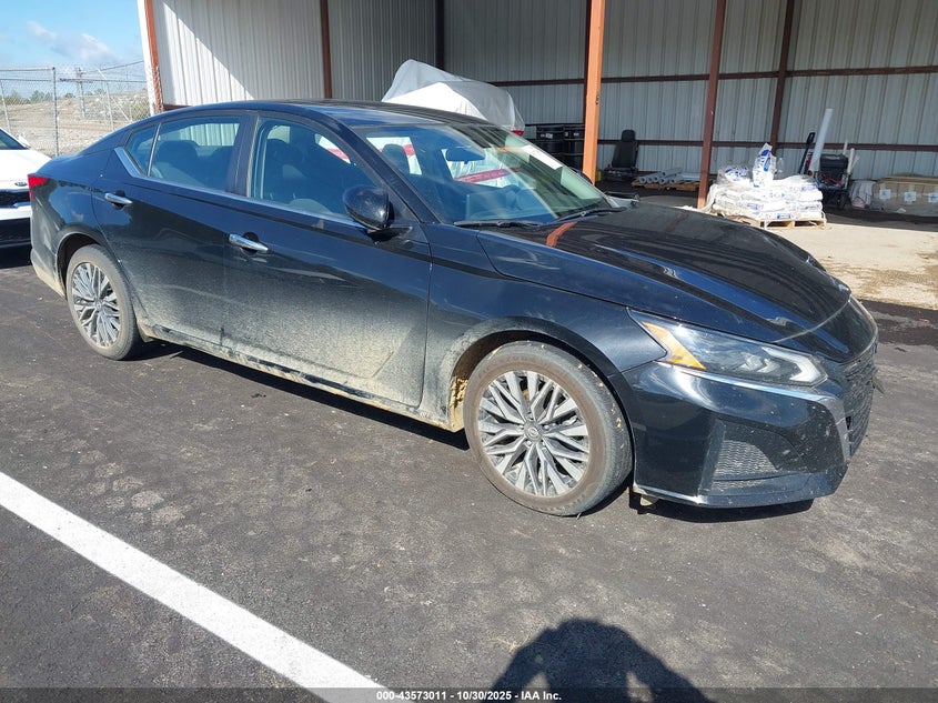 NISSAN ALTIMA SV FWD