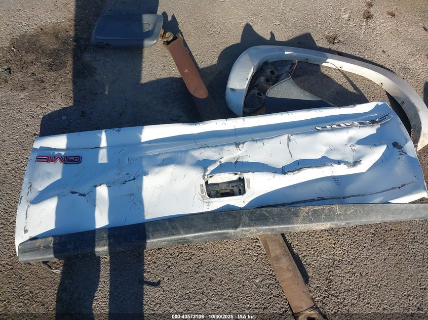 2002 GMC Sierra 2500Hd Sle VIN: 1GTHK29G02E290657 Lot: 43573109