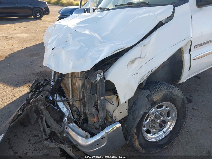 2002 GMC Sierra 2500Hd Sle VIN: 1GTHK29G02E290657 Lot: 43573109