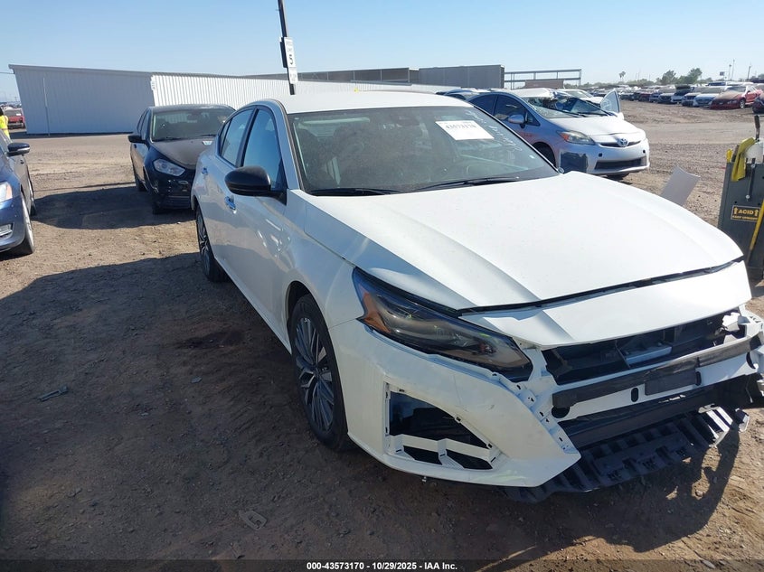 NISSAN ALTIMA SV FWD