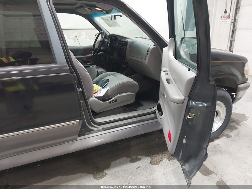 1FMDU34E0VUD32321 1997 FORD EXPLORER photo no. 5