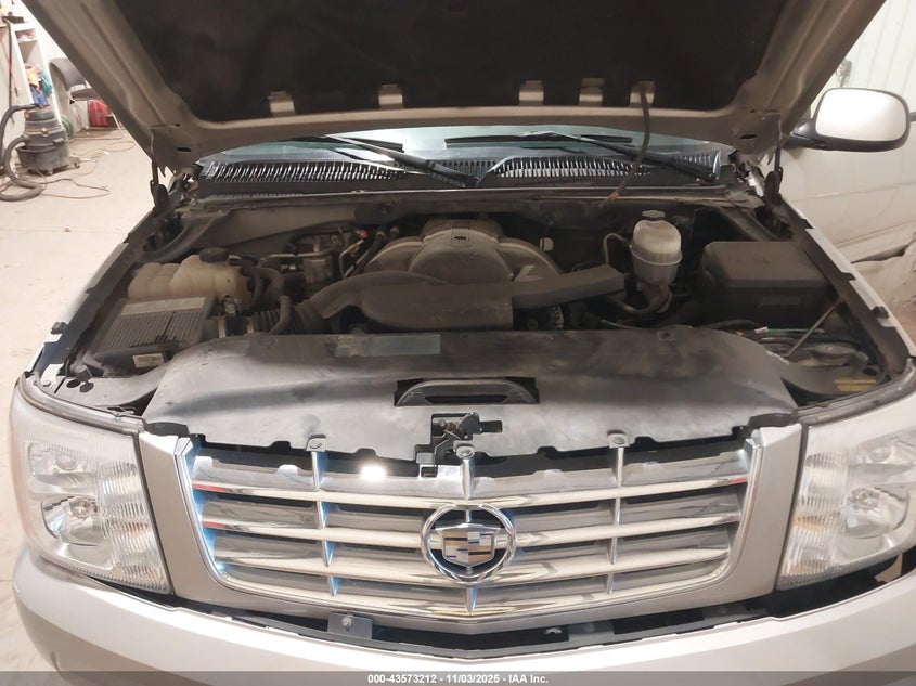 2006 Cadillac Escalade Standard VIN: 1GYEK63N56R130557 Lot: 43573212