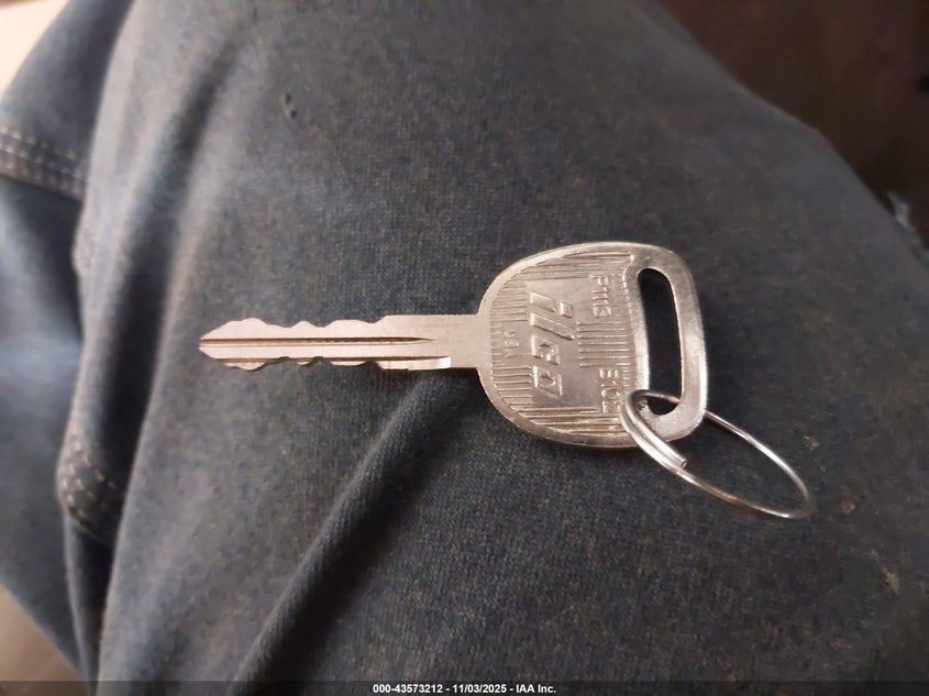 2006 Cadillac Escalade Standard VIN: 1GYEK63N56R130557 Lot: 43573212