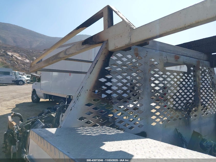 2021 Ford F-350 Chassis Xl VIN: 1FD8W3GT8MEE15705 Lot: 43573246