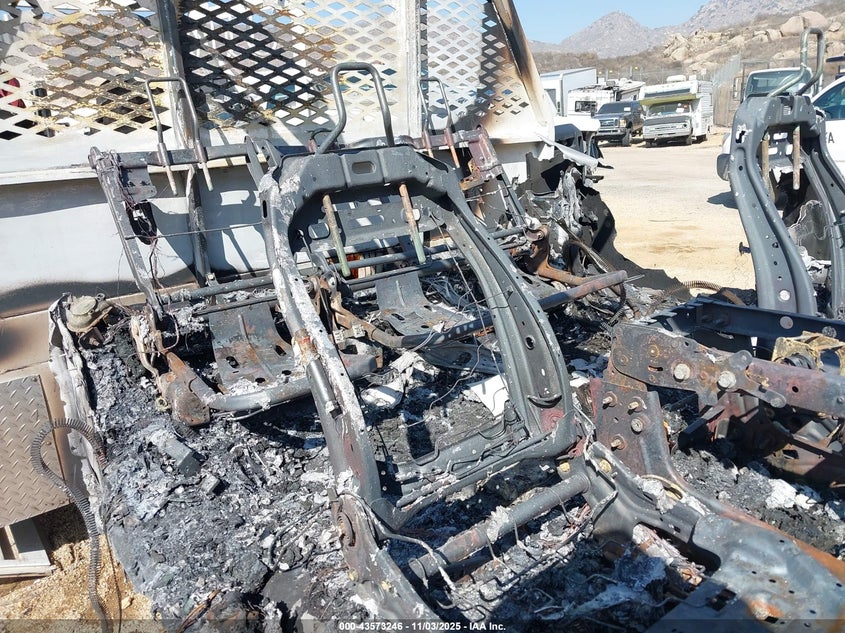 2021 Ford F-350 Chassis Xl VIN: 1FD8W3GT8MEE15705 Lot: 43573246