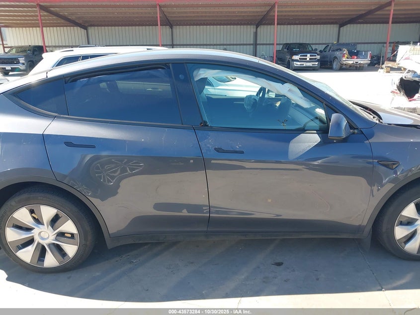 2023 Tesla Model Y Awd/Long Range Dual Motor All-Wheel Drive VIN: 7SAYGDEE9PA120577 Lot: 43573284