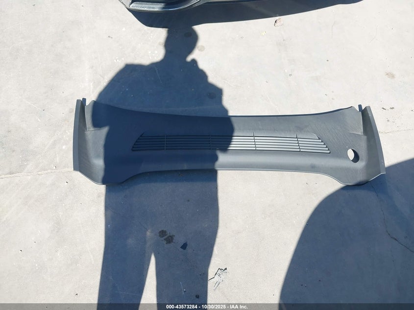 2023 Tesla Model Y Awd/Long Range Dual Motor All-Wheel Drive VIN: 7SAYGDEE9PA120577 Lot: 43573284