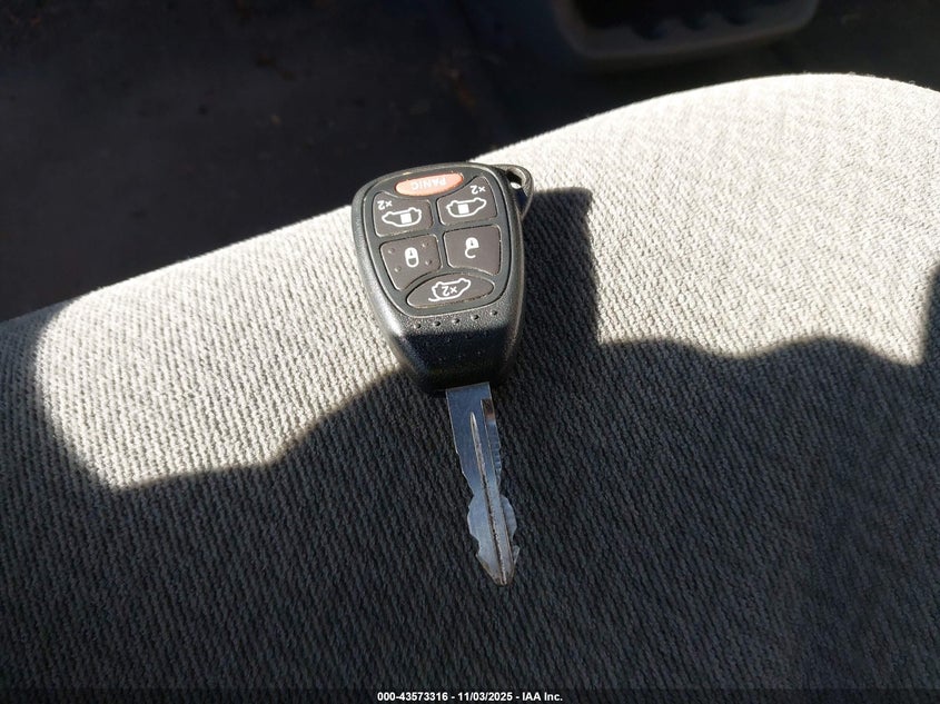 2006 Chrysler Town & Country Touring VIN: 2A4GP54LX6R775541 Lot: 43573316