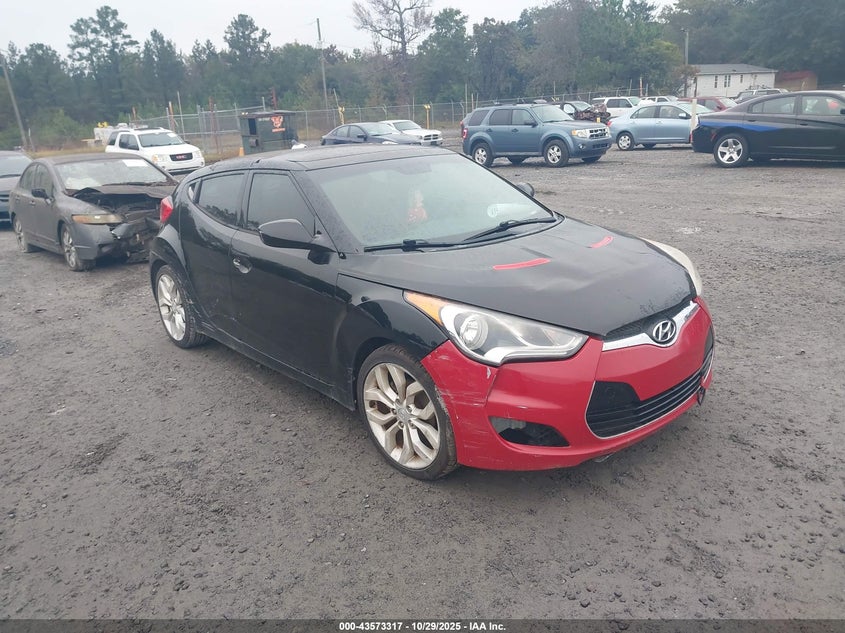 HYUNDAI VELOSTER BASE W/RED/BLACK