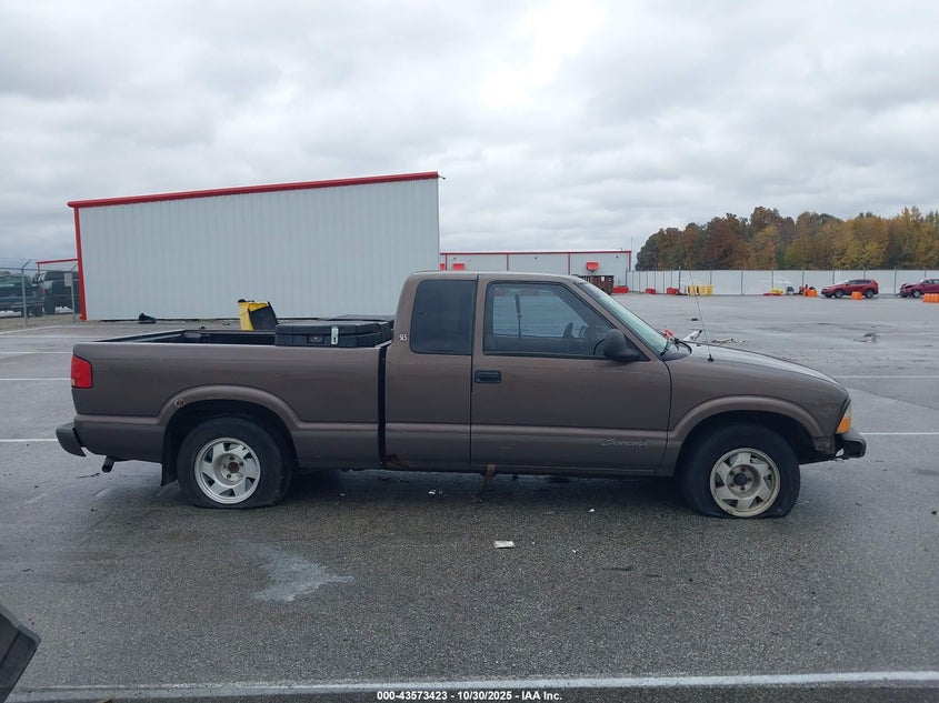 1998 GMC Sonoma Sls VIN: 1GTCS19W6W8506737 Lot: 43573423