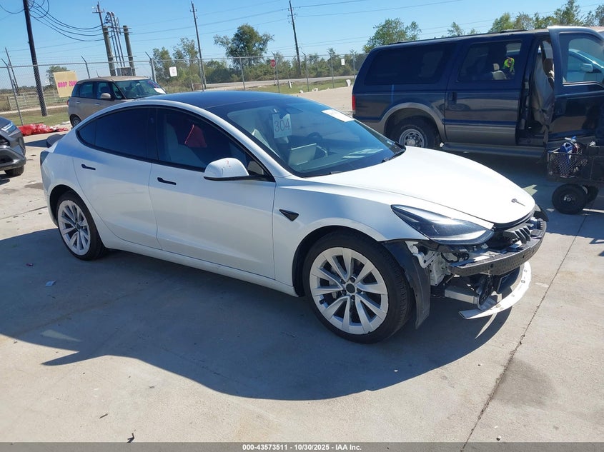 TESLA MODEL 3 REAR-WHEEL DRIVE