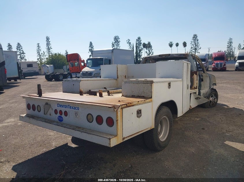 1GBJC34U43E248807 2003 CHEVROLET  photo no. 3