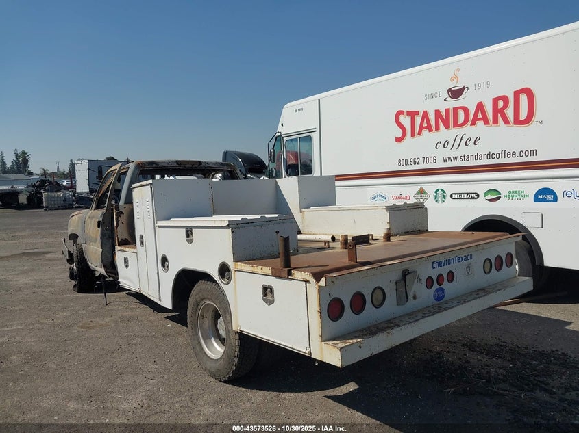 1GBJC34U43E248807 2003 CHEVROLET  photo no. 4