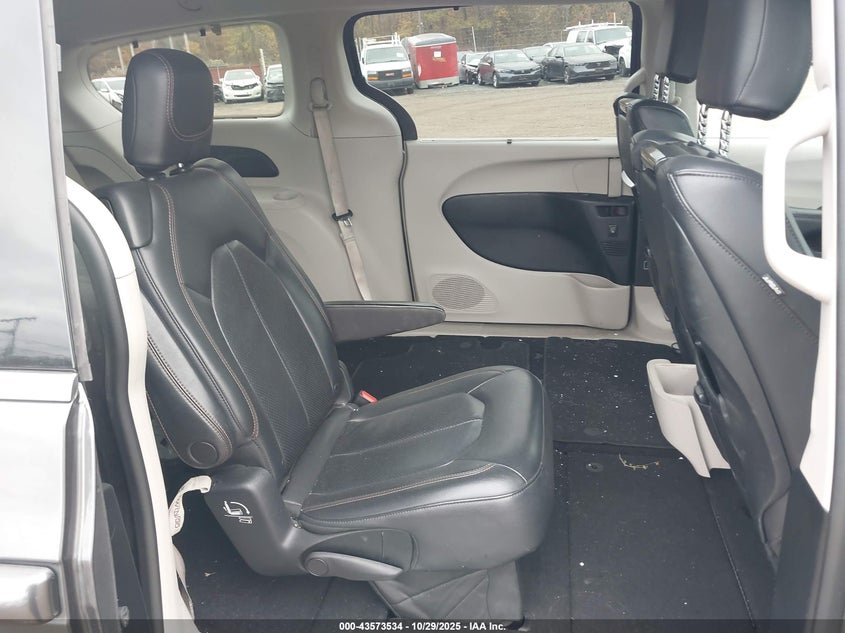 2018 Chrysler Pacifica Touring L Plus VIN: 2C4RC1EGXJR104075 Lot: 43573534