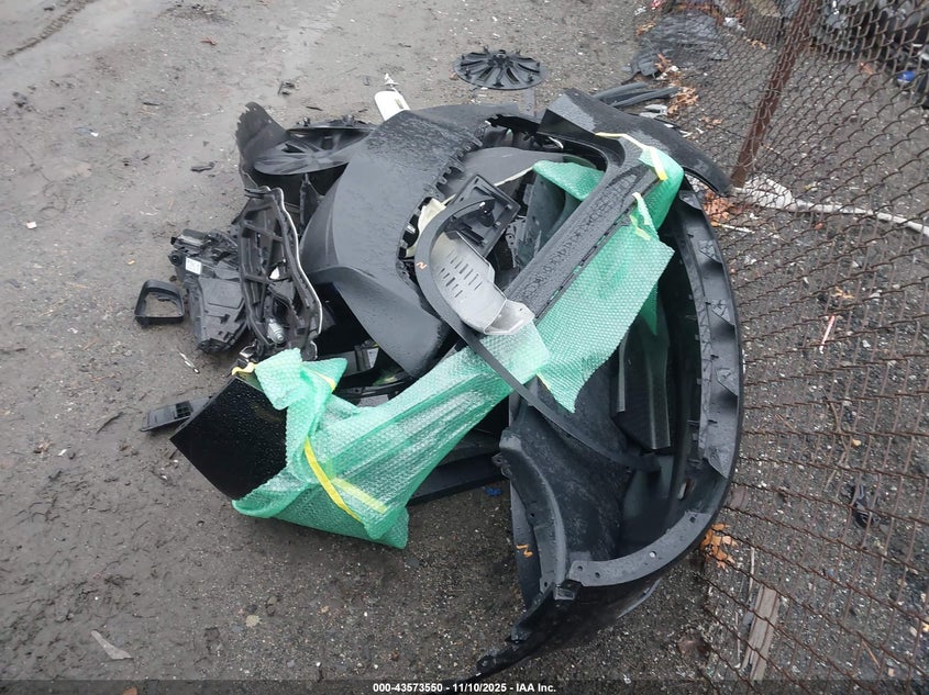 2025 Tesla Model Y Long Range Dual Motor All-Wheel Drive VIN: 7SAYGDEE4SA337933 Lot: 43573550