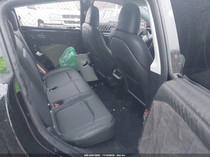 2025 Tesla Model Y Long Range Dual Motor All-Wheel Drive VIN: 7SAYGDEE4SA337933 Lot: 43573550