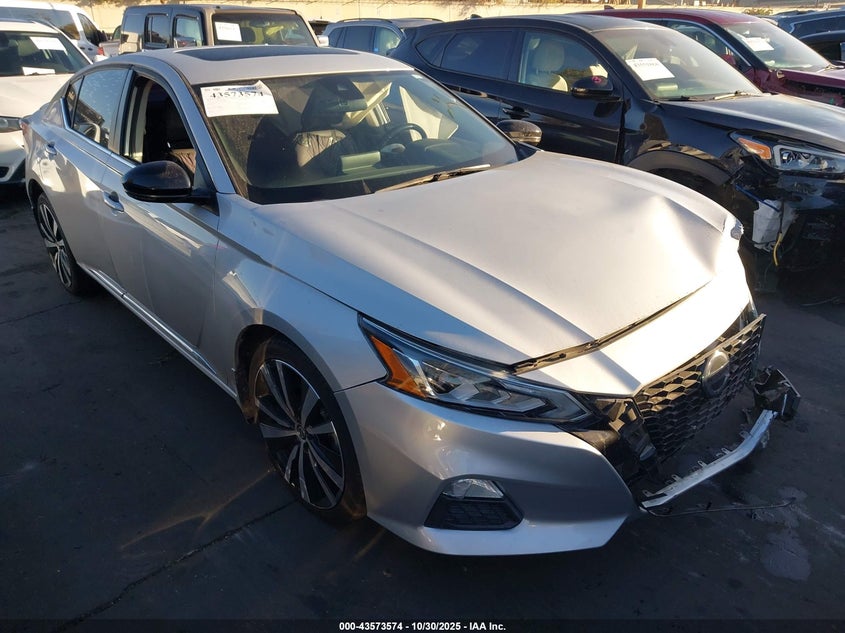 NISSAN ALTIMA SR FWD