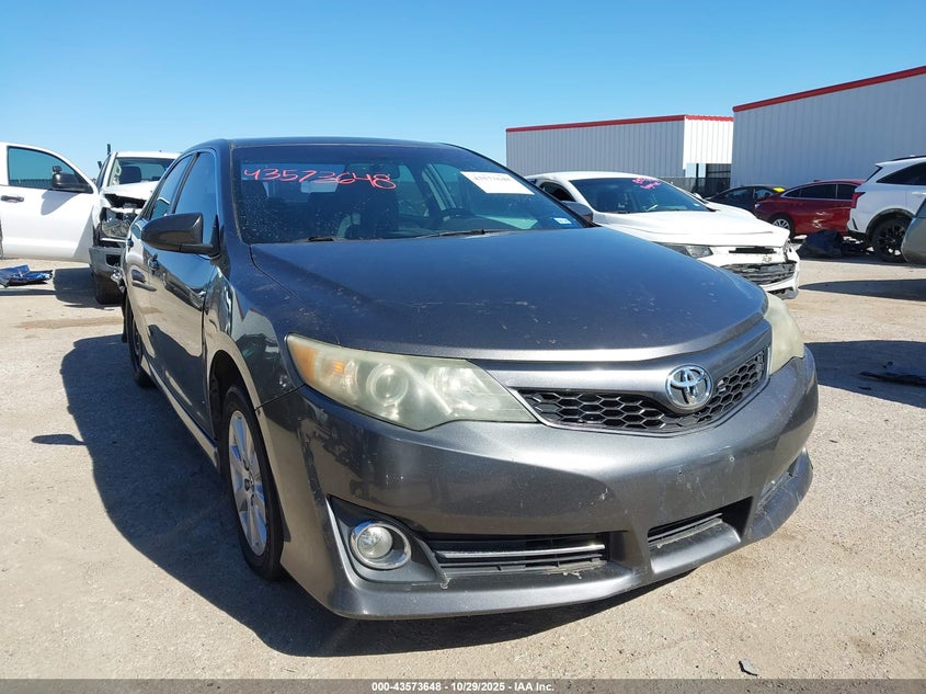 TOYOTA CAMRY SE