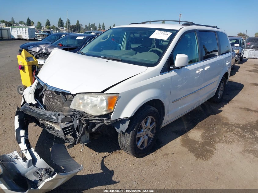 2A4RR5D13AR432113 2010 CHRYSLER TOWN & COUNTRY photo no. 2