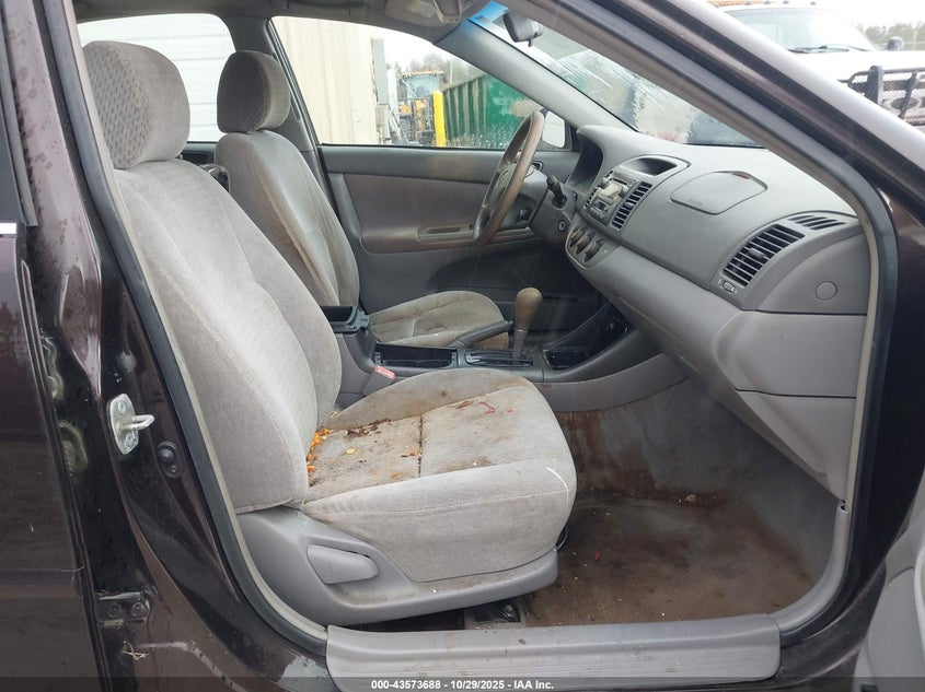 4T1BF32K92U525735 2002 TOYOTA CAMRY photo no. 5