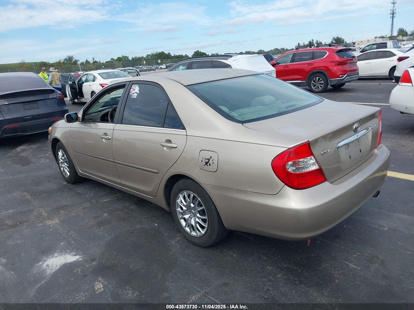JTDBE32K320006078 2002 TOYOTA CAMRY photo no. 3