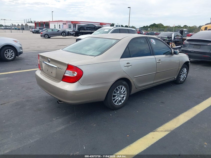 JTDBE32K320006078 2002 TOYOTA CAMRY photo no. 4