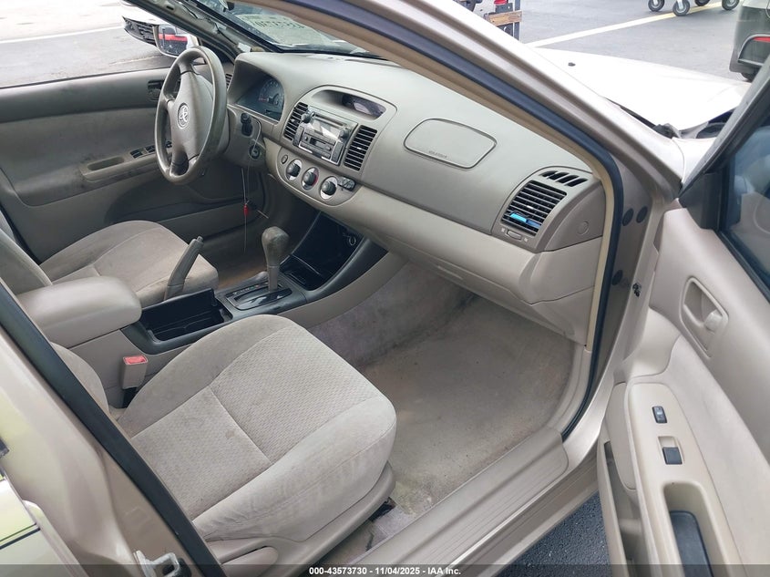 JTDBE32K320006078 2002 TOYOTA CAMRY photo no. 5