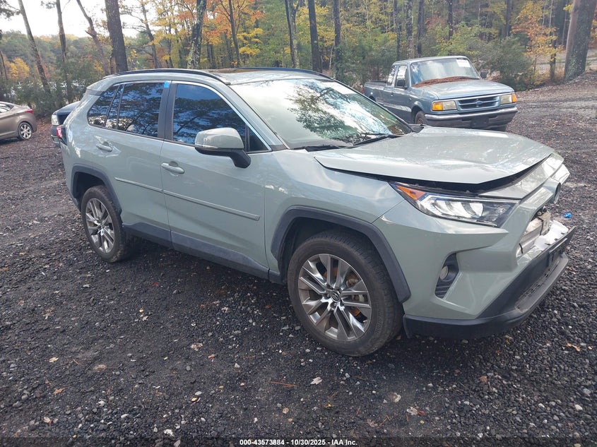 TOYOTA RAV4 XLE PREMIUM