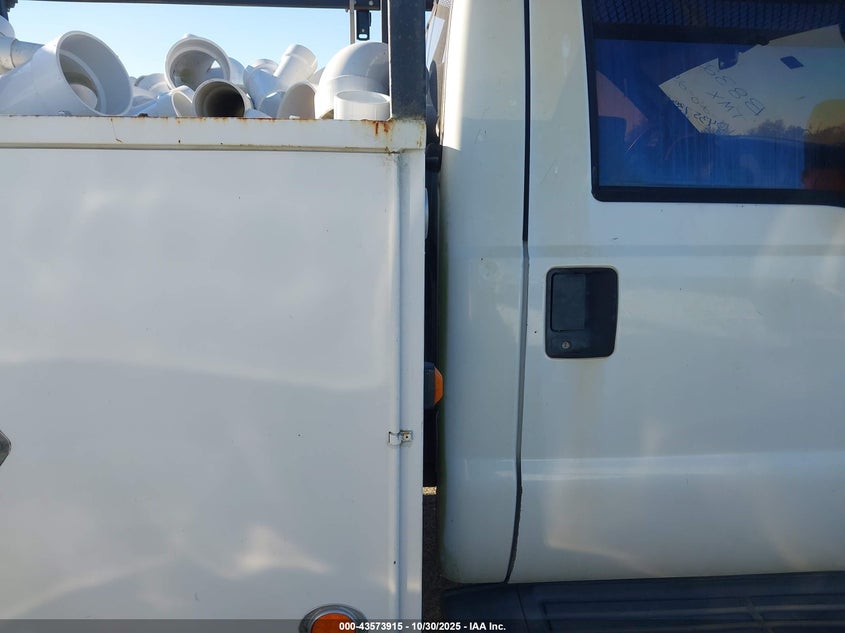 2006 Ford F-450 Chassis Xl/Xlt VIN: 1FDXF46P96EB83253 Lot: 43573915