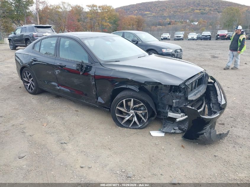 VOLVO S60 T5 MOMENTUM