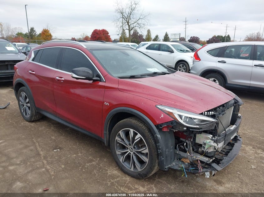 INFINITI QX30 ESSENTIAL