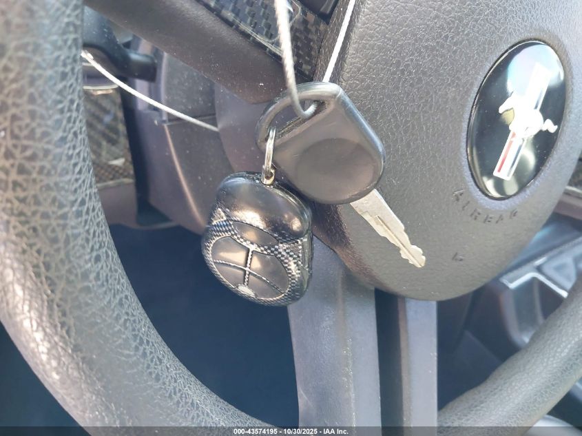 2005 Ford Mustang Gt VIN: 1ZVFT85HX55198205 Lot: 43574195