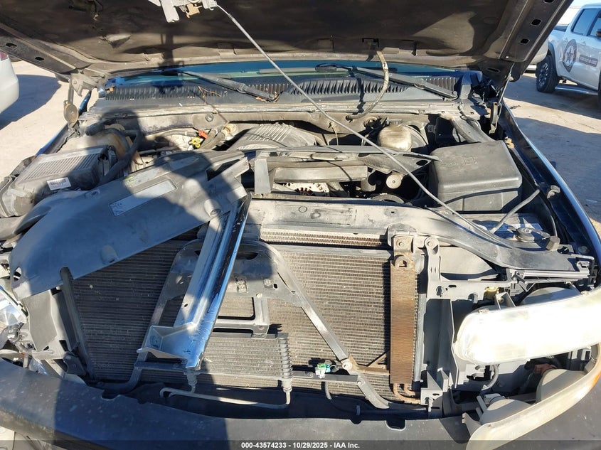 2003 Chevrolet Tahoe Ls VIN: 1GNEC13V93R306390 Lot: 43574233