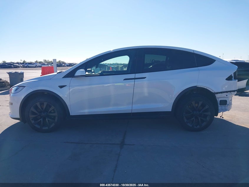 2022 Tesla Model X Dual Motor All-Wheel Drive VIN: 7SAXCBE58NF343818 Lot: 43574330