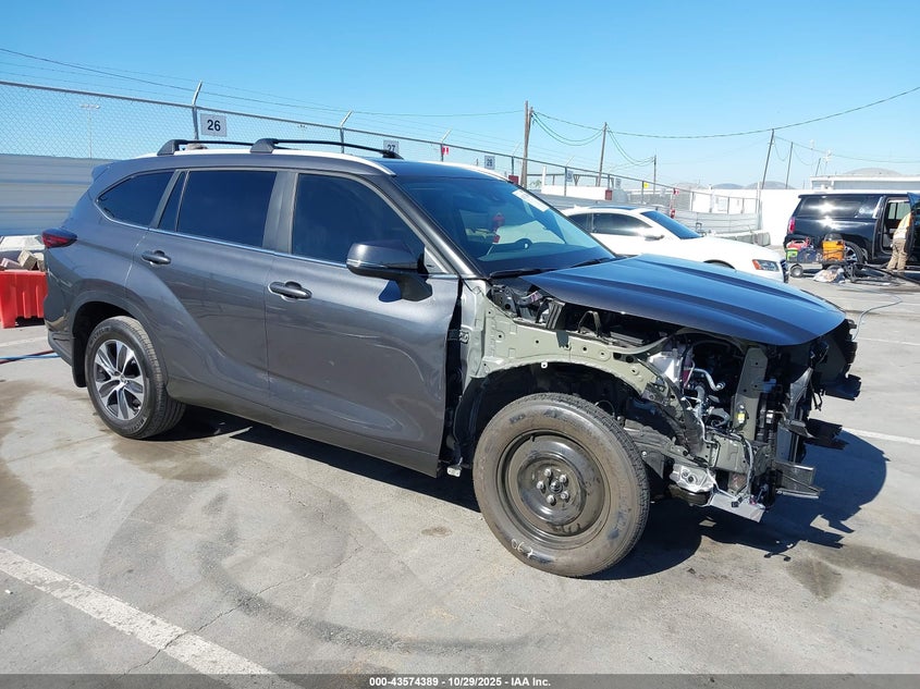 TOYOTA HIGHLANDER XLE