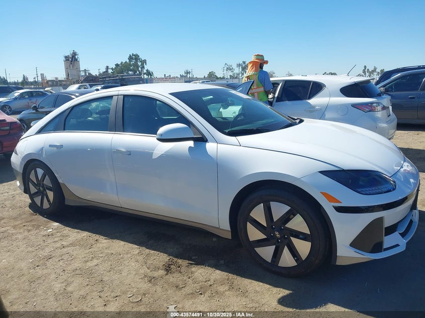 2023 Hyundai Ioniq 6 Se VIN: KMHM24AA2PA020857 Lot: 43574491