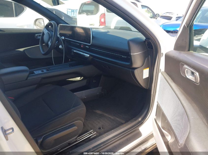 KMHM24AA2PA020857 2023 HYUNDAI IONIQ 6 photo no. 5