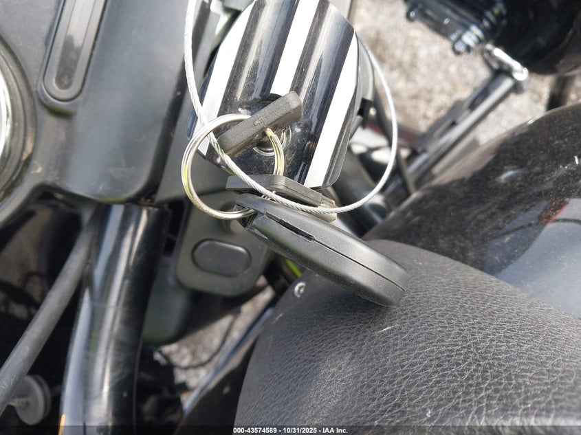 2012 Harley-Davidson Fltrx Road Glide Custom VIN: 1HD1KHM18CB648984 Lot: 43574589