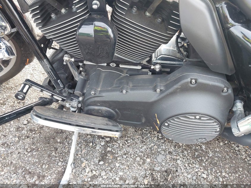 2012 Harley-Davidson Fltrx Road Glide Custom VIN: 1HD1KHM18CB648984 Lot: 43574589