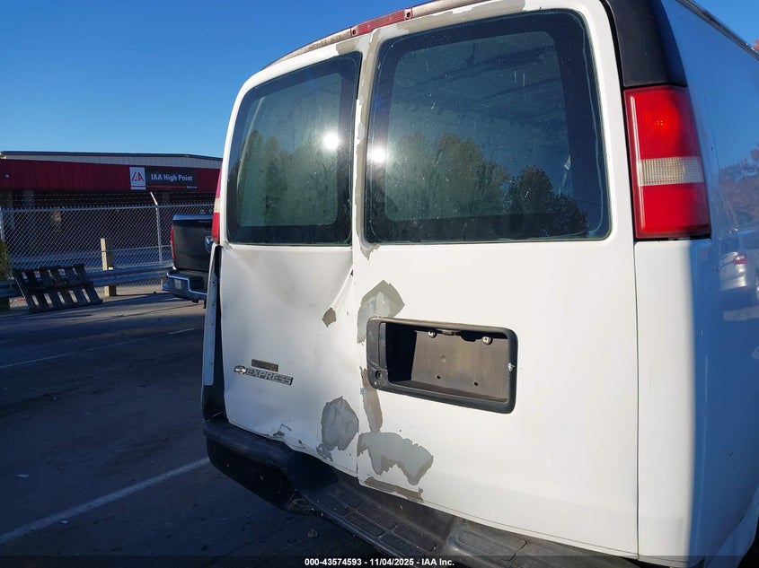 2008 Chevrolet Express Work Van VIN: 1GCGG25C281111048 Lot: 43574593