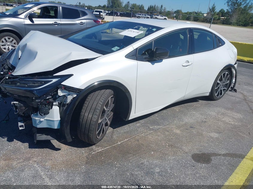JTDACACU8R3026034 2024 TOYOTA PRIUS photo no. 2