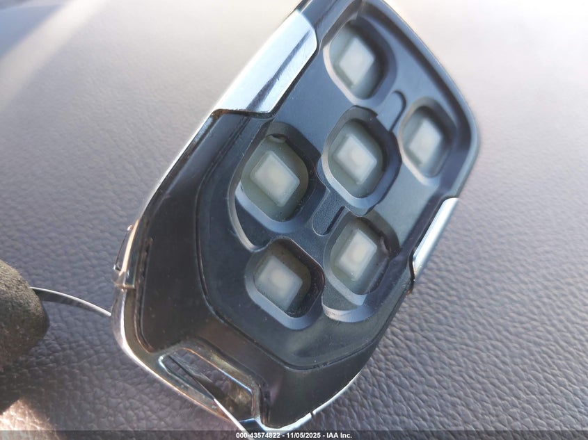 2017 GMC YUKON DENALI - 1GKS1CKJ9HR143408