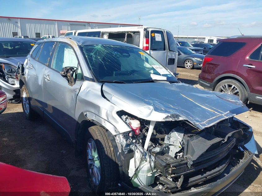 TOYOTA COROLLA CROSS LE