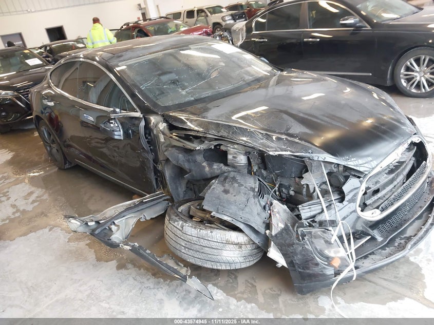 2013 Tesla Model S Performance VIN: 5YJSA1CP9DFP06248 Lot: 43574945